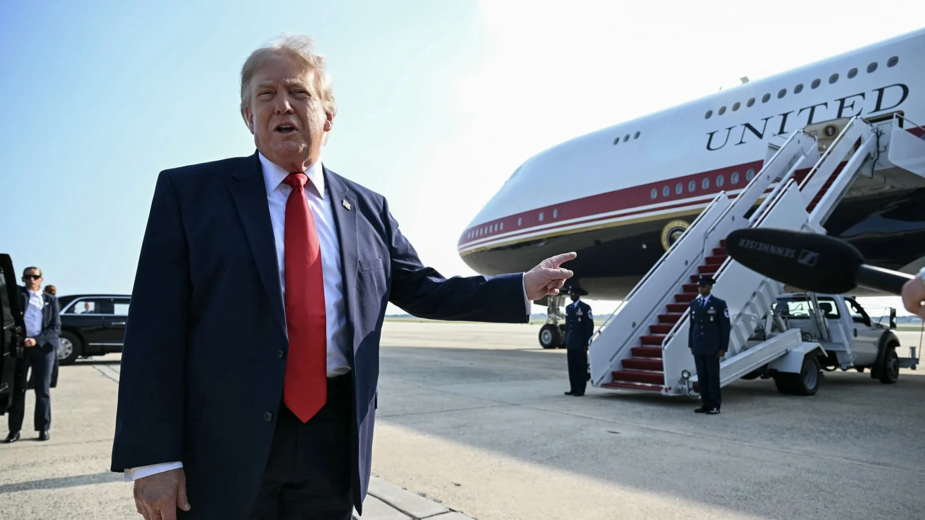 Trump's 2025 Disclosure Shows $2.24 Billion in Crypto Income